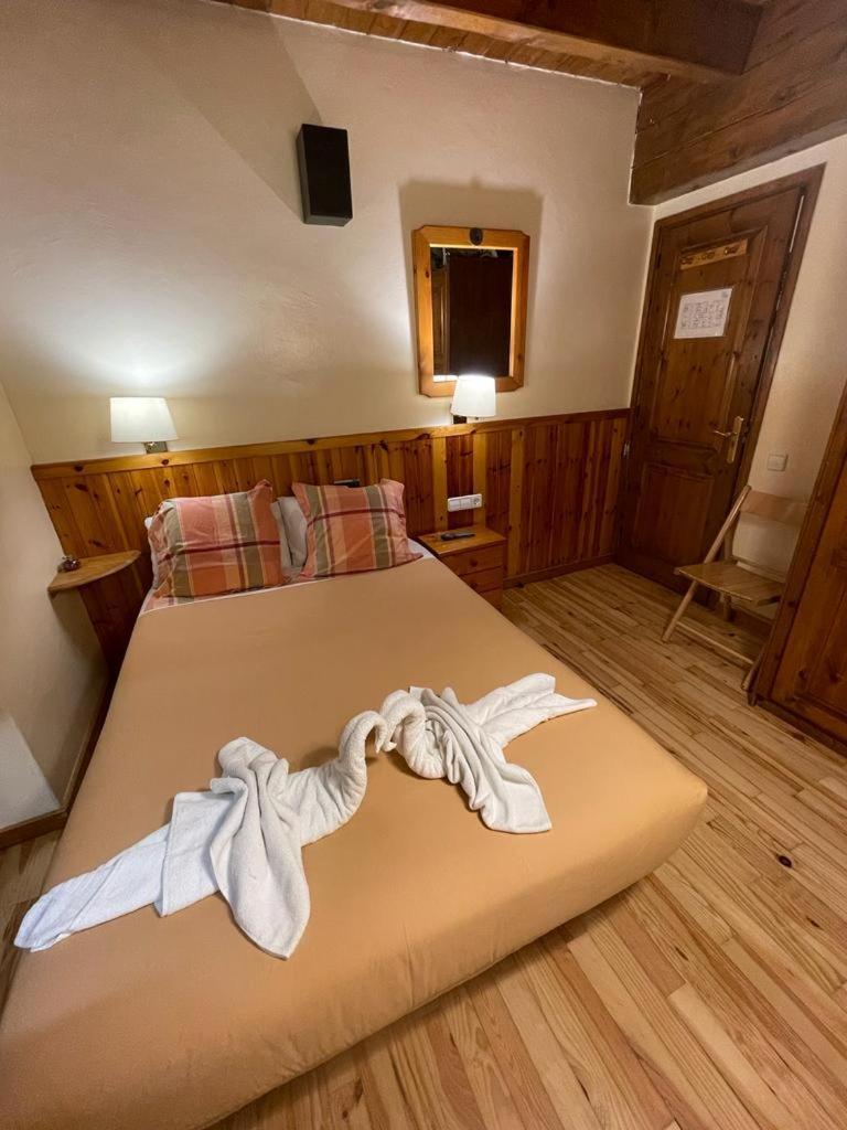 El Bouquet Hotel Pla de l'Ermita Ngoại thất bức ảnh